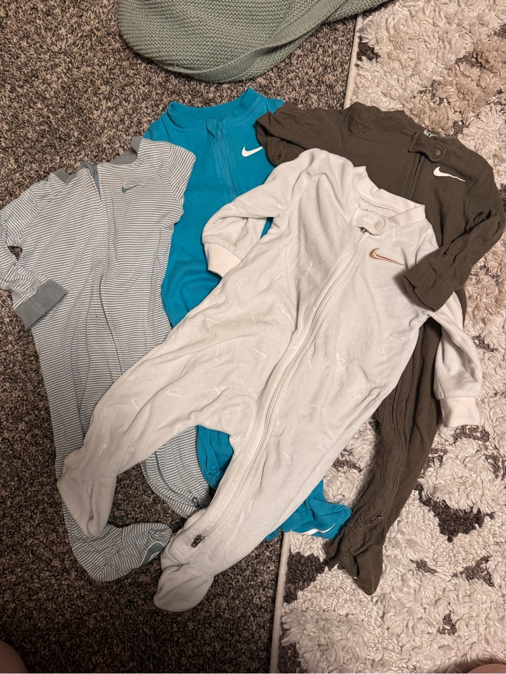 LOT of 4 Nike Baby Zip Footed Sleepers in Teal, Light Gray, Olive & Cream